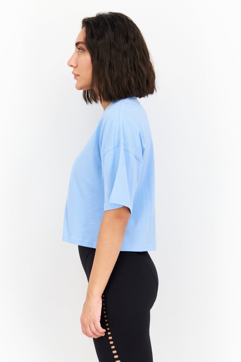 PUMA تي شيرتات نسائية بأكمام قصيرة ومقاس كبير، لون أزرق حلم النهار - Image 2